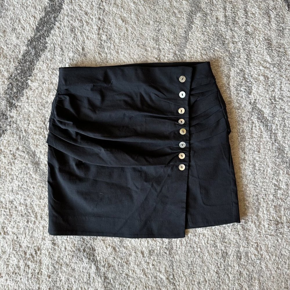 Zara Ruched Mini Skirt with Side Buttons - Size L